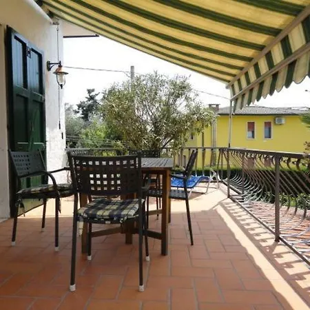 Casa Oriana Дом отдыха Бардолино